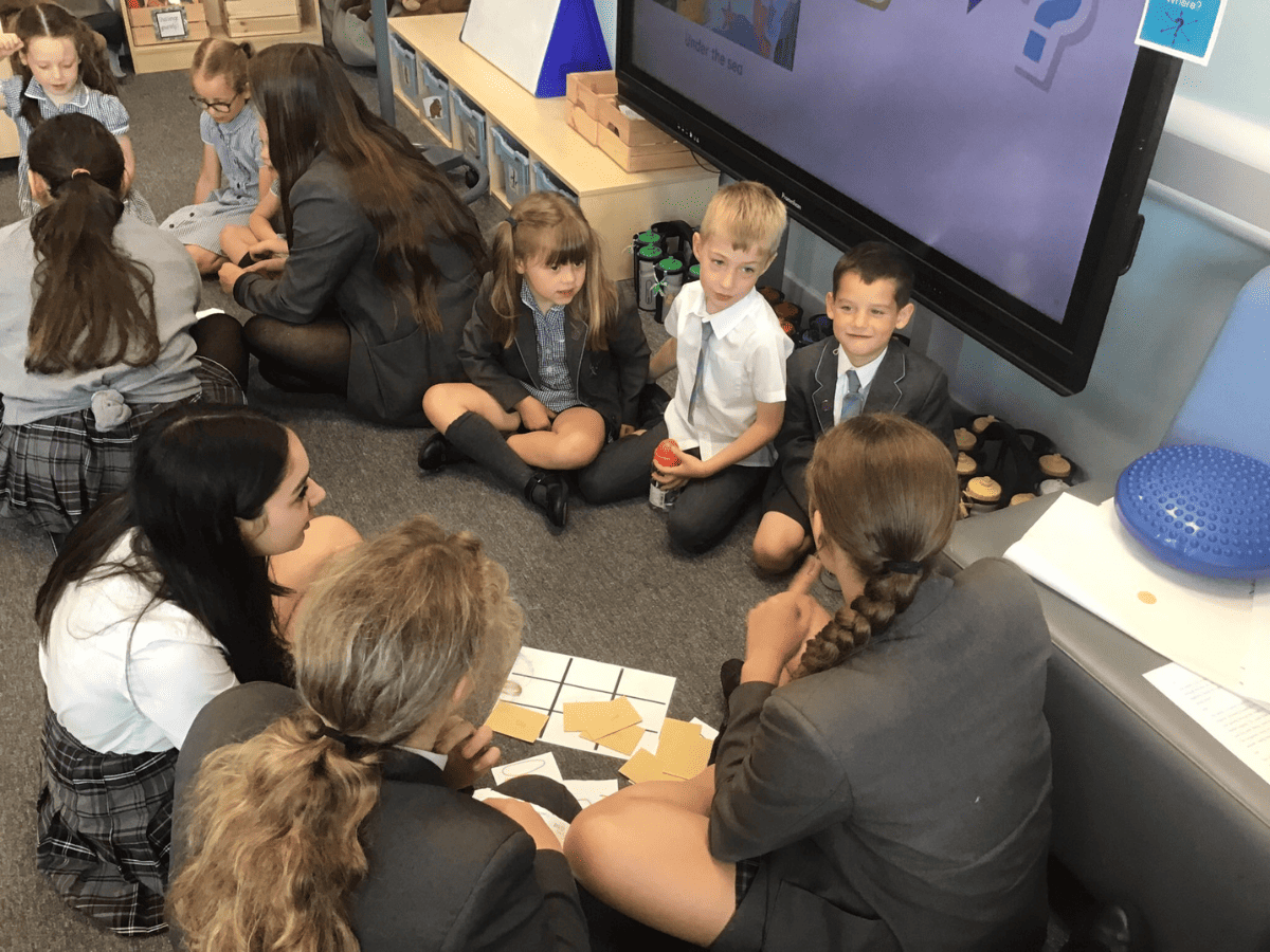 Year 1 pupils from Cheadle Hulme Primary School learned Spanish with Laurus Cheadle Hulme students.